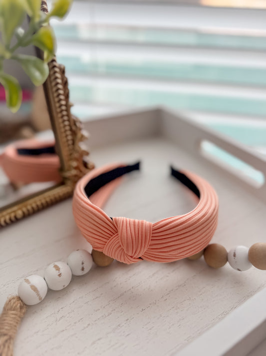 Coral Ribbed Knot